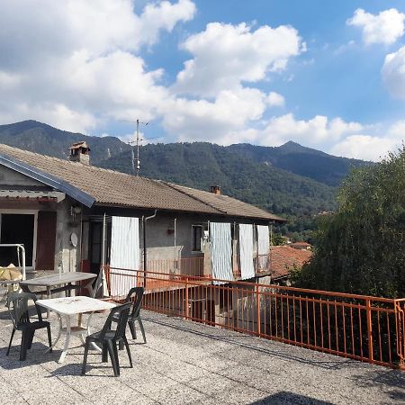 Nonna Anita Bed & Breakfast Castelveccana Bagian luar foto
