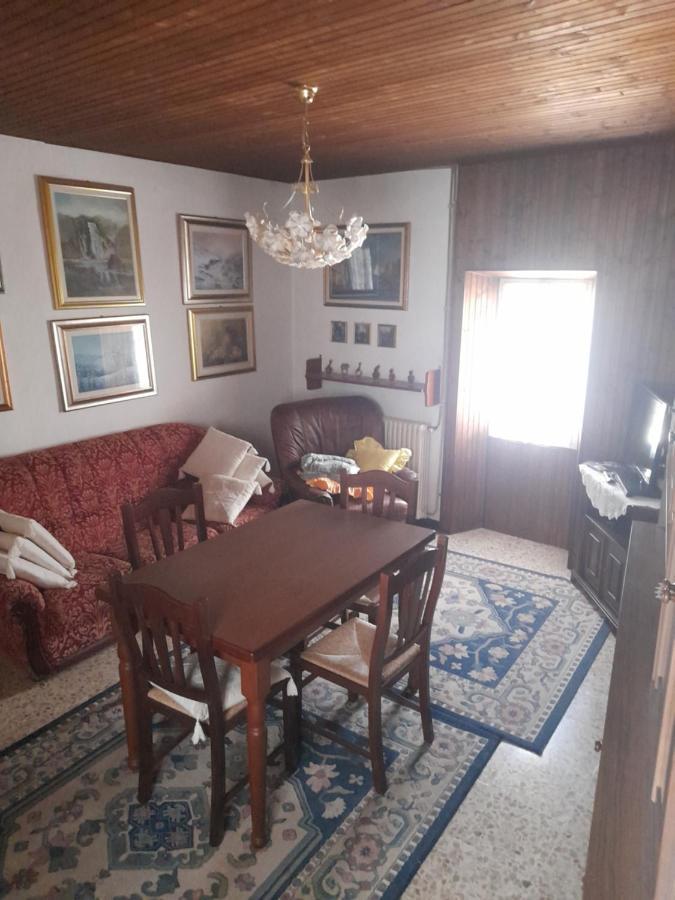 Nonna Anita Bed & Breakfast Castelveccana Bagian luar foto