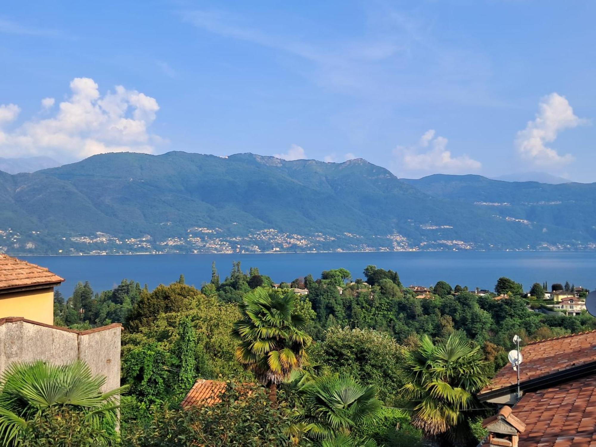 Nonna Anita Bed & Breakfast Castelveccana Bagian luar foto